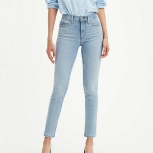 NWT Levi's 311 shaping skinny jeans - light wash